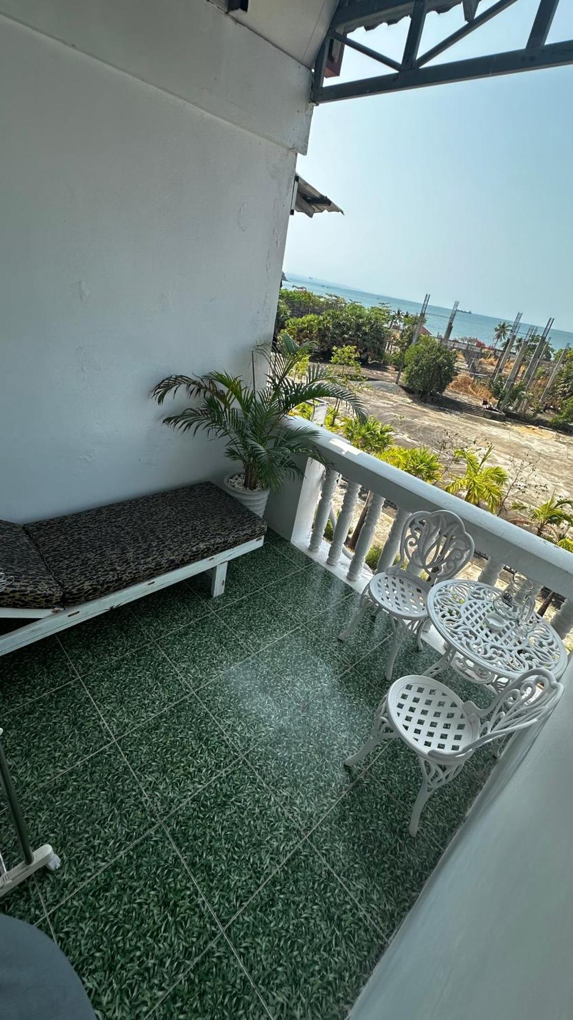 Hawaii Lounge Otel Sihanoukville Dış mekan fotoğraf